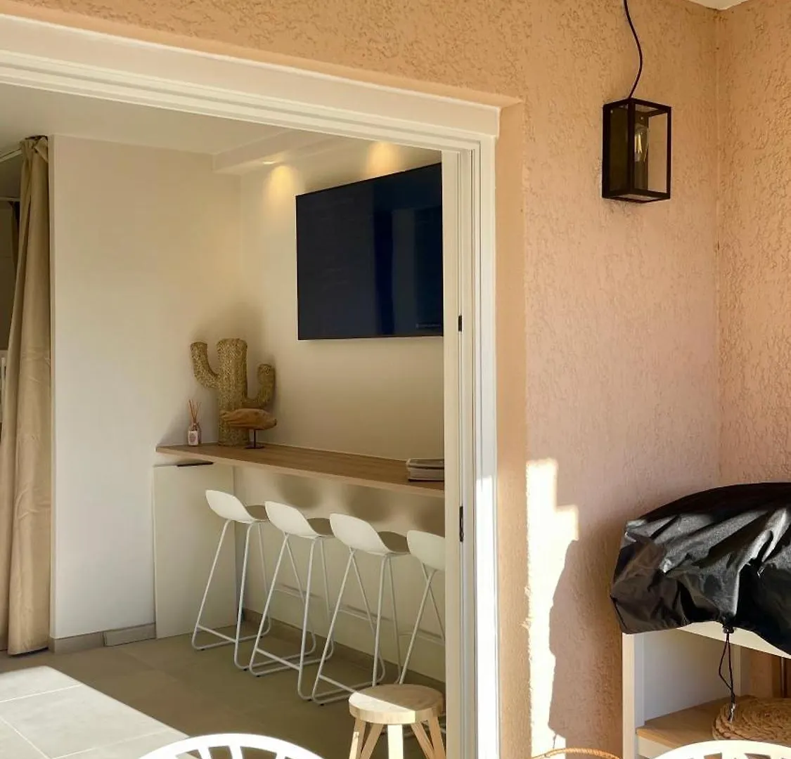 Proche St Tropez Refait A Neuf Bord De Plage Et Piscine Cogolin Lägenhet